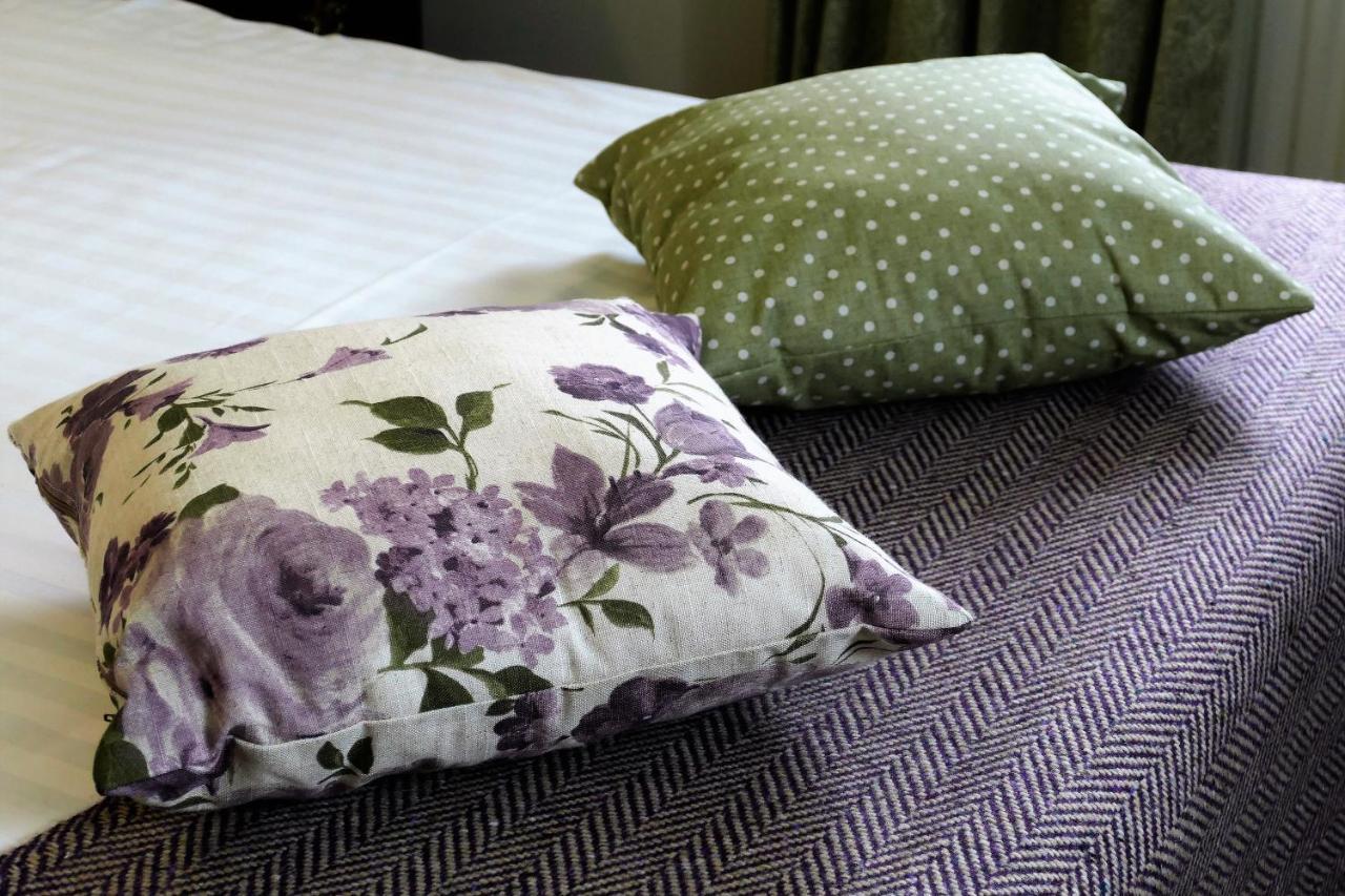 Nesbitt Arms Boutique Hotel Ардара Екстериор снимка