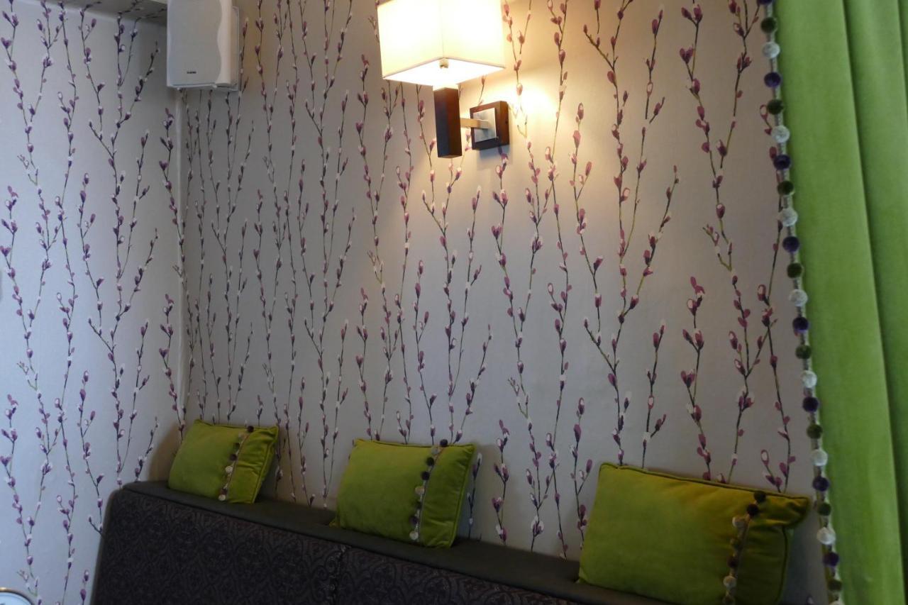 Nesbitt Arms Boutique Hotel Ардара Екстериор снимка
