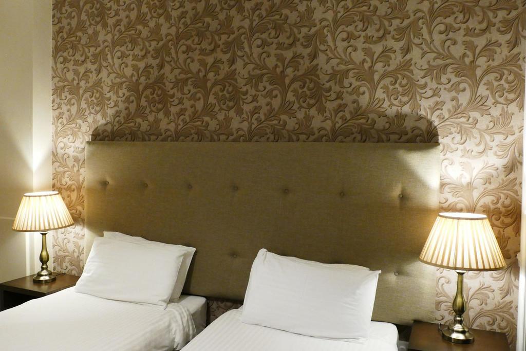 Nesbitt Arms Boutique Hotel Ардара Екстериор снимка