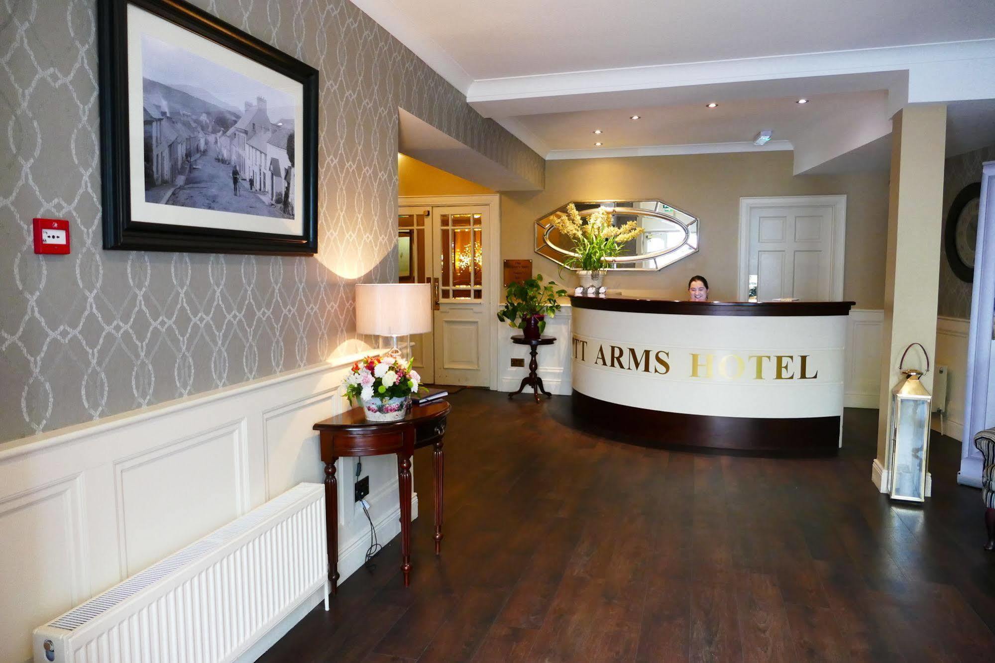 Nesbitt Arms Boutique Hotel Ардара Екстериор снимка